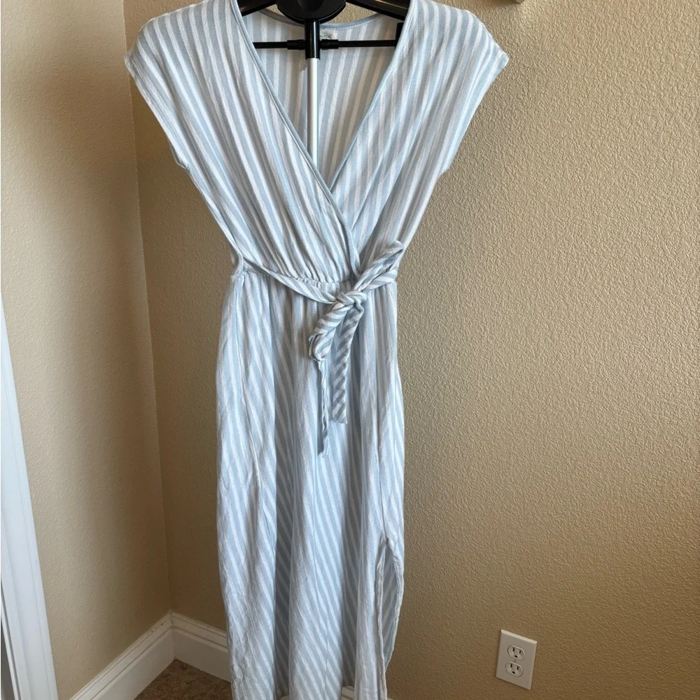caution to the wind blue dress Caution To The Wind Blue Striped V-Neck Shirt Dress | Women's M